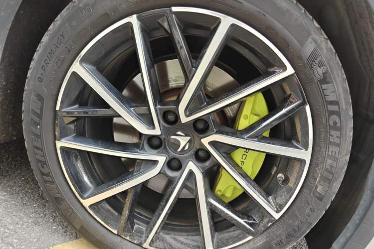 Used ARCFOX Alpha S5 2024 708MAX 200kW Right Front Wheel Hub