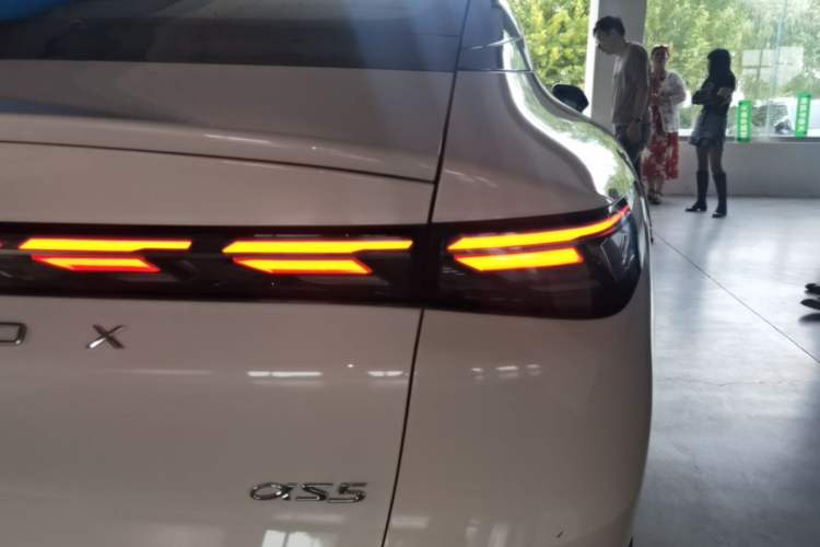 Used ARCFOX Alpha S5 2024 708MAX 200kW Right Rear Taillight