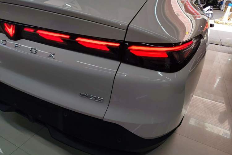 Used ARCFOX Alpha S5 2024 708MAX 200kW Right Rear Taillight