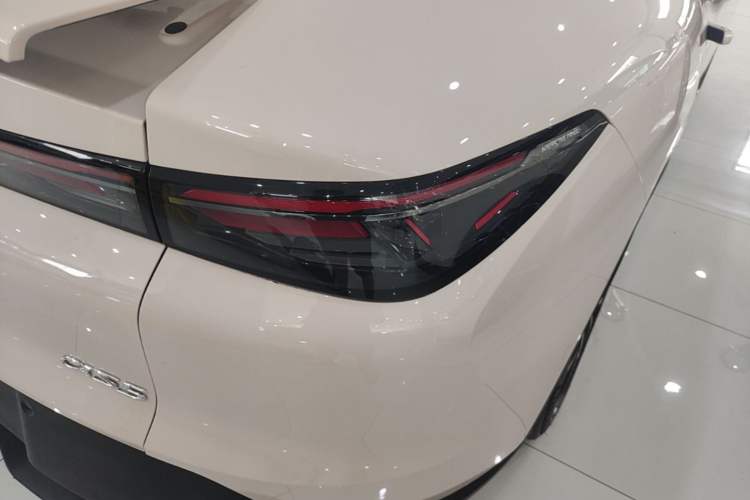 Used ARCFOX Alpha S5 2024 708MAX 200kW Right Rear Taillight