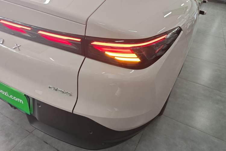 Used ARCFOX Alpha S5 2024 560MAX 185kW Right Rear Taillight