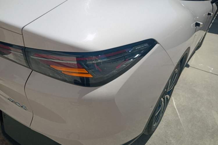 Used ARCFOX Alpha S5 2024 708MAX 200kW Right Rear Taillight