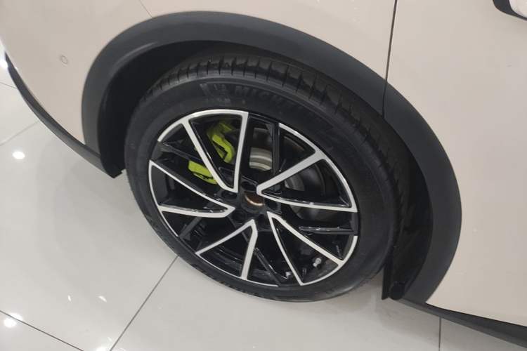 Used ARCFOX Alpha S5 2024 708MAX 200kW Right Rear Wheel Hub