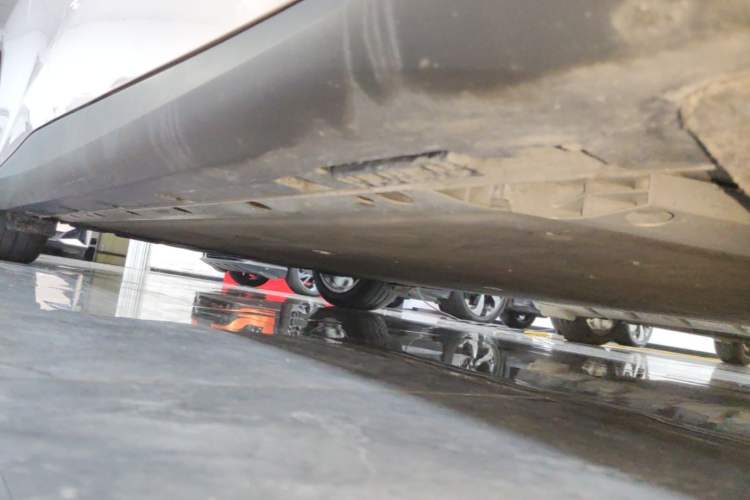 Used ARCFOX Alpha S5 2024 708MAX 200kW Right Side Sill