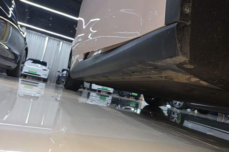 Used ARCFOX Alpha S5 2024 708MAX 200kW Right Side Sill
