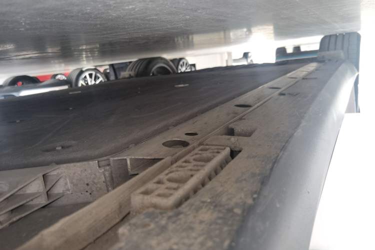 Used ARCFOX Alpha S5 2024 650ULTRA 390kW Right Side Sill