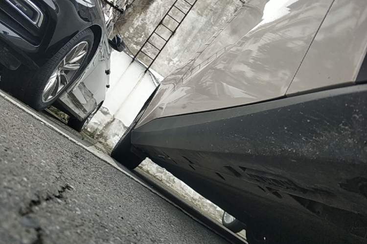 Used ARCFOX Alpha S5 2024 560PRO 185kW Right Side Sill