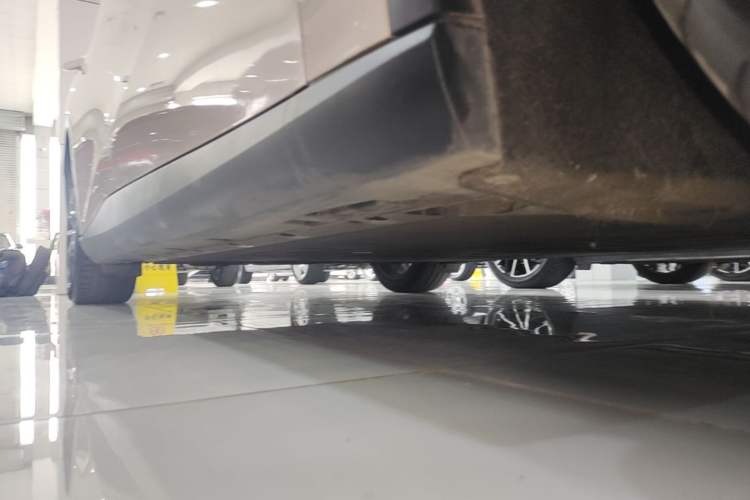 Used ARCFOX Alpha S5 2024 708MAX 200kW Right Side Sill