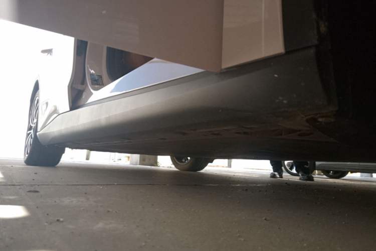 Used ARCFOX Alpha S5 2024 708MAX 200kW Right Side Sill
