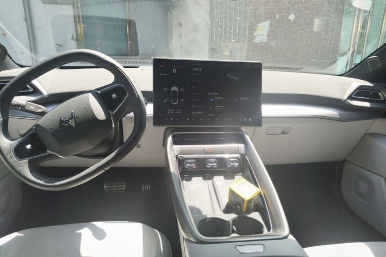 Used ARCFOX Alpha S5 2024 560MAX 185kW Center Console