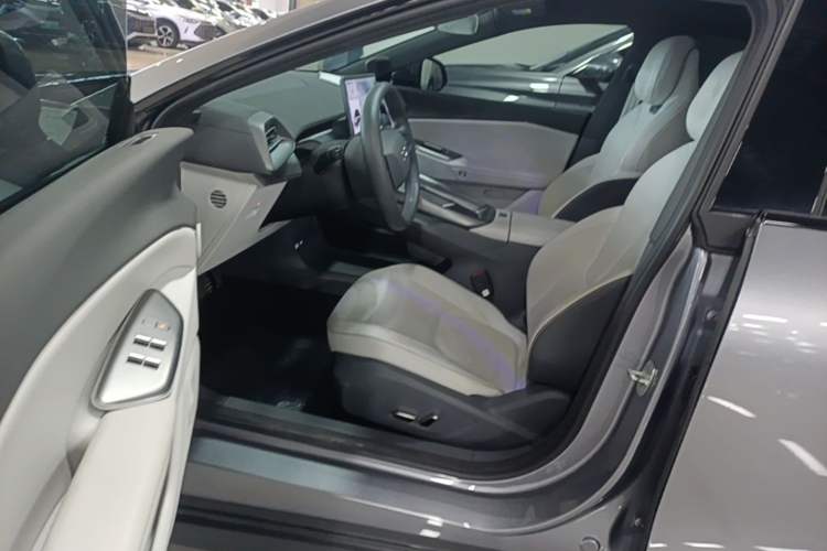 Used ARCFOX Alpha S5 2024 560PRO 185kW Driver Seat