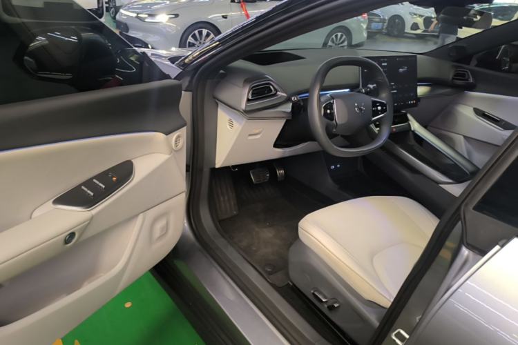 Used ARCFOX Alpha S5 2024 560MAX 185kW Driver Seat