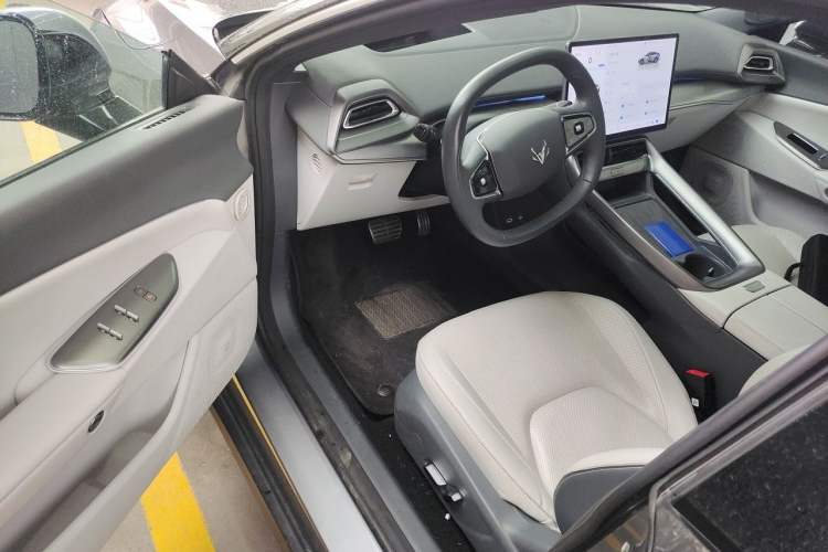 Used ARCFOX Alpha S5 2024 708MAX 200kW Driver Seat