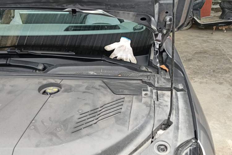 Used ARCFOX Alpha S5 2024 560MAX 185kW Engine Bay Left