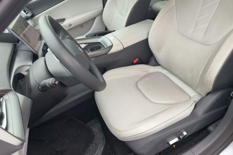 Used ARCFOX Alpha S5 2024 708MAX 200kW Left Front Seat