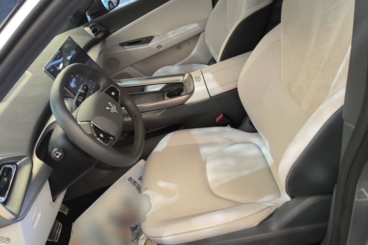 Used ARCFOX Alpha S5 2024 560MAX 185kW Left Front Seat