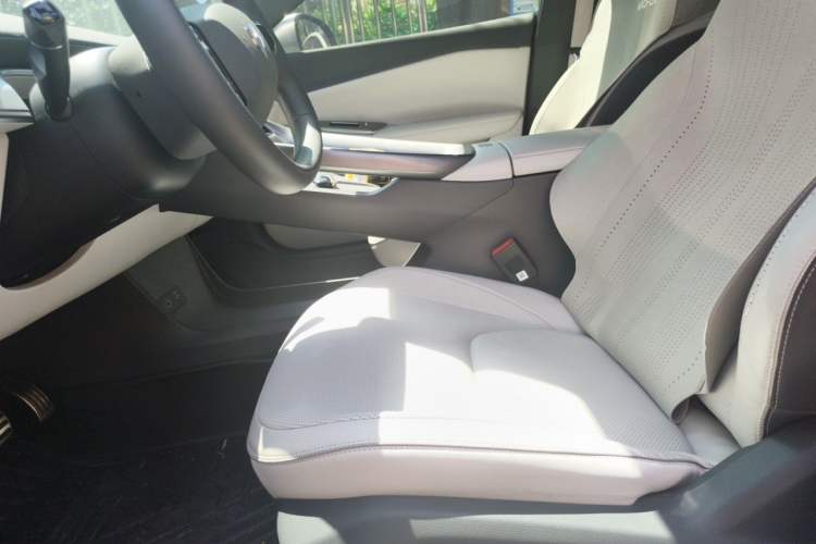 Used ARCFOX Alpha S5 2024 560MAX 185kW Left Front Seat