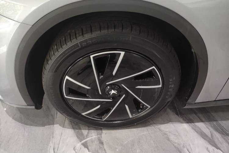 Used ARCFOX Alpha S5 2024 560PRO 185kW Left Front Wheel Hub