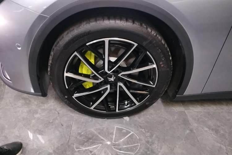 Used ARCFOX Alpha S5 2024 708MAX 200kW Left Front Wheel Hub
