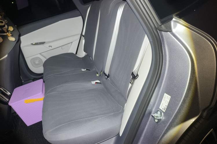 Used ARCFOX Alpha S5 2024 560PRO 185kW Left Rear Seat