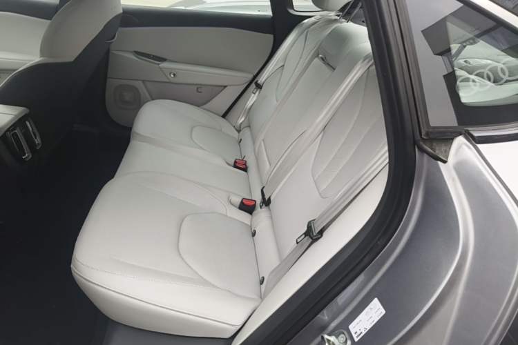 Used ARCFOX Alpha S5 2024 708MAX 200kW Left Rear Seat
