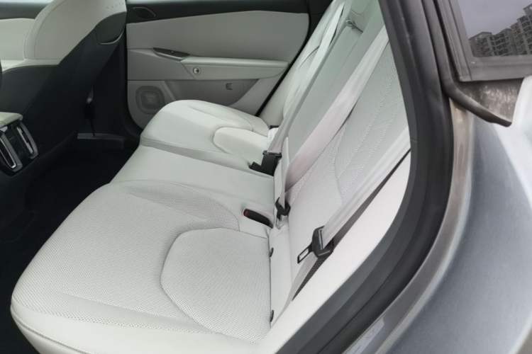 Used ARCFOX Alpha S5 2024 708MAX 200kW Left Rear Seat