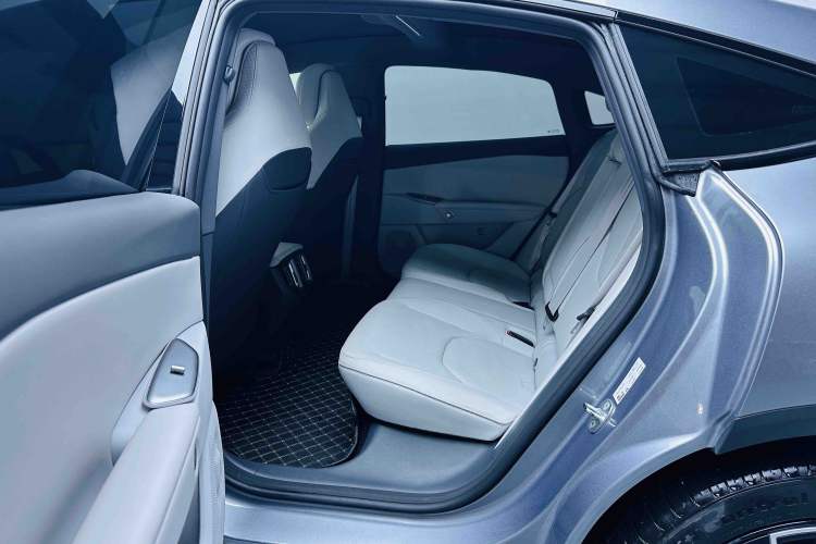 Used ARCFOX Alpha S5 2024 560PRO 185kW Left Rear Seat
