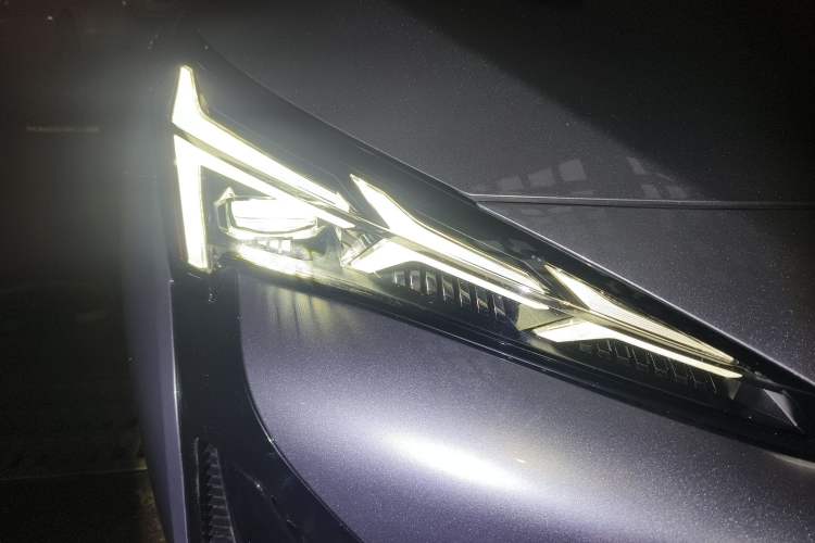 Used ARCFOX Alpha S5 2024 560PRO 185kW Right Front Headlight