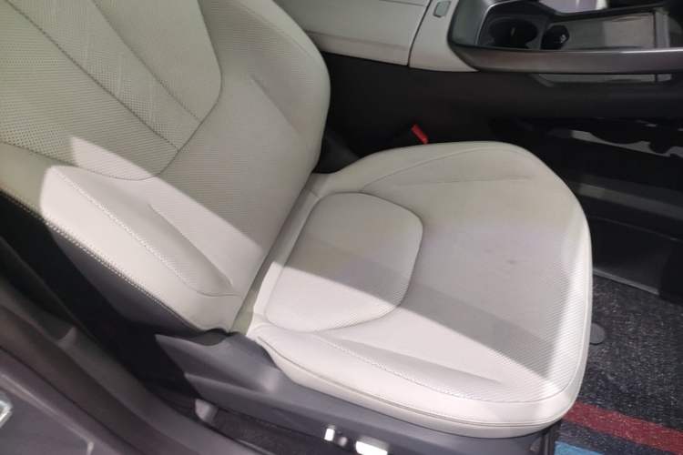 Used ARCFOX Alpha S5 2024 560PRO 185kW Right Front Seat