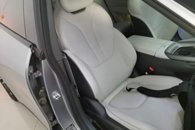 Used ARCFOX Alpha S5 2024 560MAX 185kW Right Front Seat