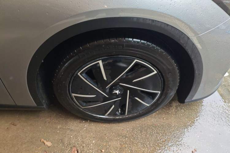 Used ARCFOX Alpha S5 2024 560PRO 185kW Right Front Wheel Hub