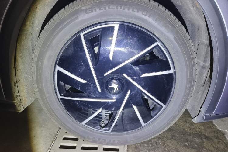 Used ARCFOX Alpha S5 2024 560PRO 185kW Right Front Wheel Hub