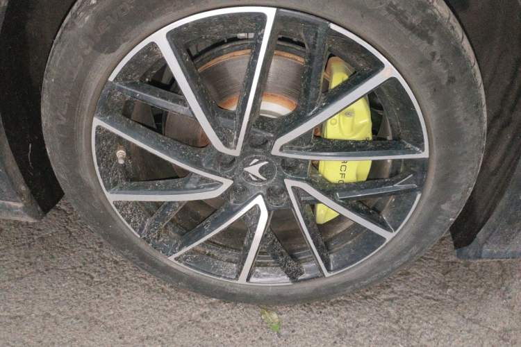 Used ARCFOX Alpha S5 2024 708MAX 200kW Right Front Wheel Hub
