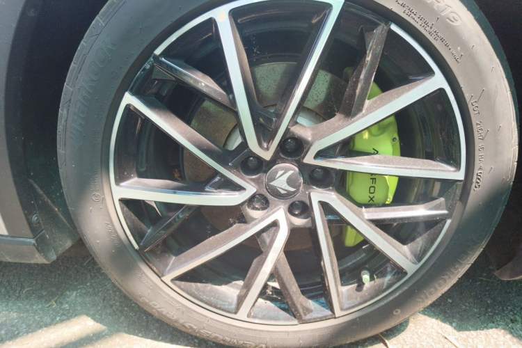 Used ARCFOX Alpha S5 2024 560MAX 185kW Right Front Wheel Hub