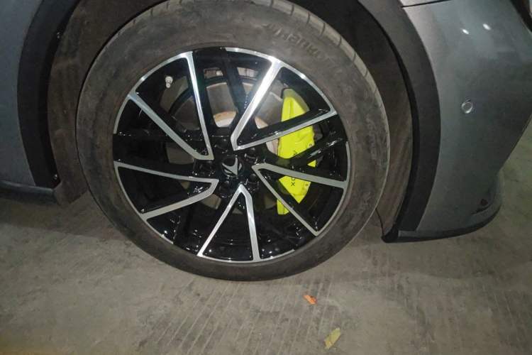 Used ARCFOX Alpha S5 2024 560MAX 185kW Right Front Wheel Hub