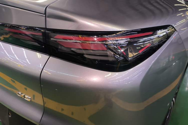 Used ARCFOX Alpha S5 2024 560MAX 185kW Right Rear Taillight
