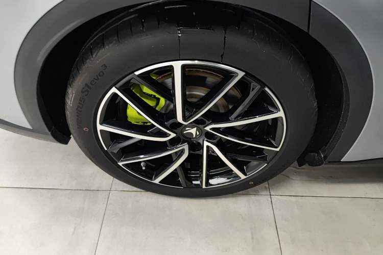 Used ARCFOX Alpha S5 2024 560MAX 185kW Right Rear Wheel Hub