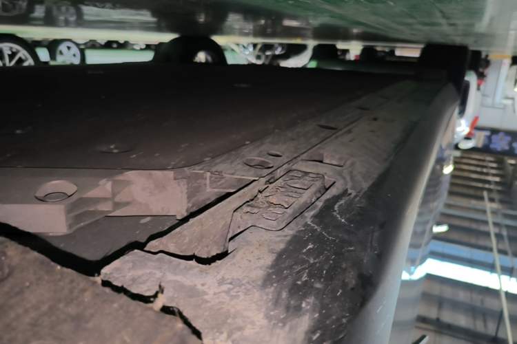 Used ARCFOX Alpha S5 2024 560MAX 185kW Right Side Sill