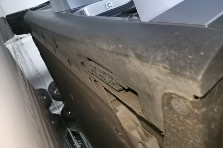 Used ARCFOX Alpha S5 2024 560MAX 185kW Right Side Sill
