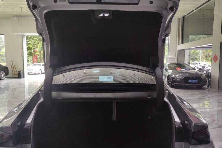 Used ARCFOX Alpha S5 2024 560PRO 185kW Trunk