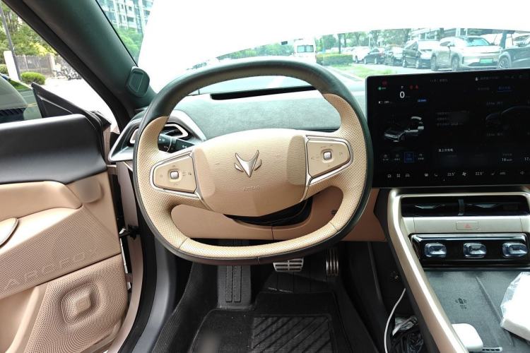 Used ARCFOX Alpha S5 2024 708MAX 200kW Steering Wheel