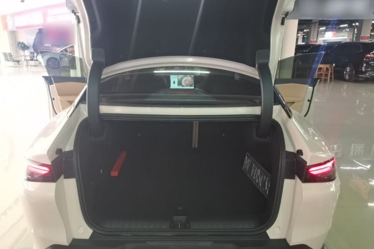 Used ARCFOX Alpha S5 2024 560MAX 185kW Trunk