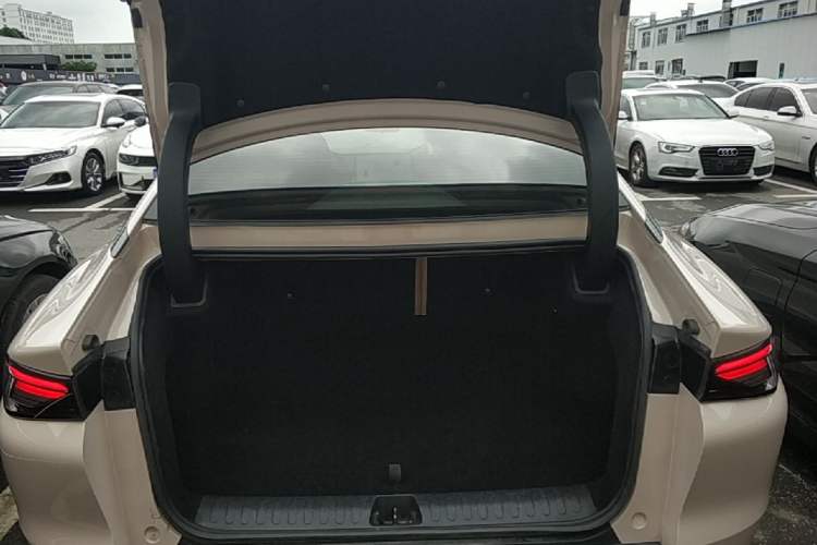 Used ARCFOX Alpha S5 2024 560PRO 185kW Trunk