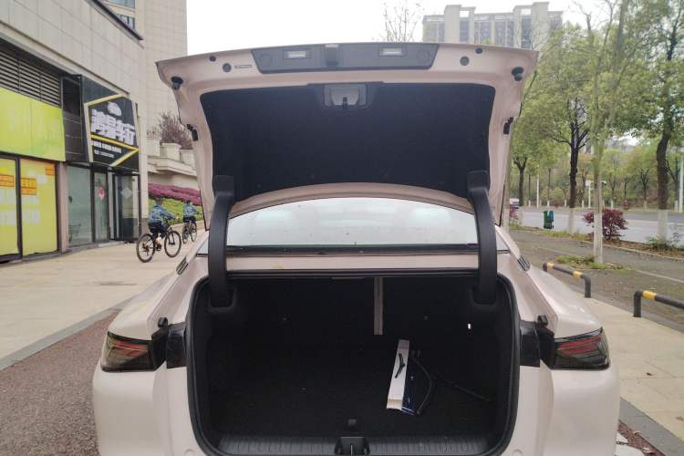 Used ARCFOX Alpha S5 2024 560PRO 185kW Trunk