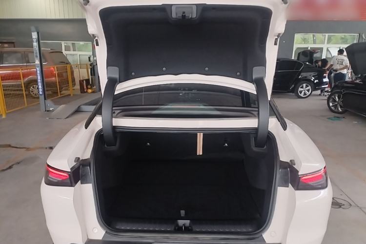 Used ARCFOX Alpha S5 2024 560PRO 185kW Trunk