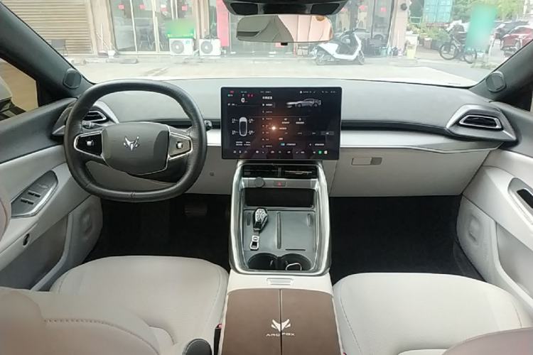 Used ARCFOX Alpha S5 2024 560PRO 185kW Center Console