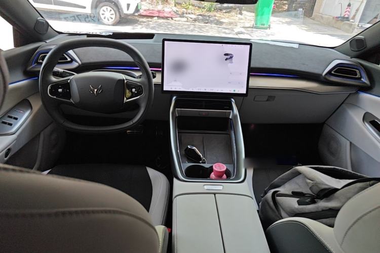 Used ARCFOX Alpha S5 2024 708MAX 200kW Center Console