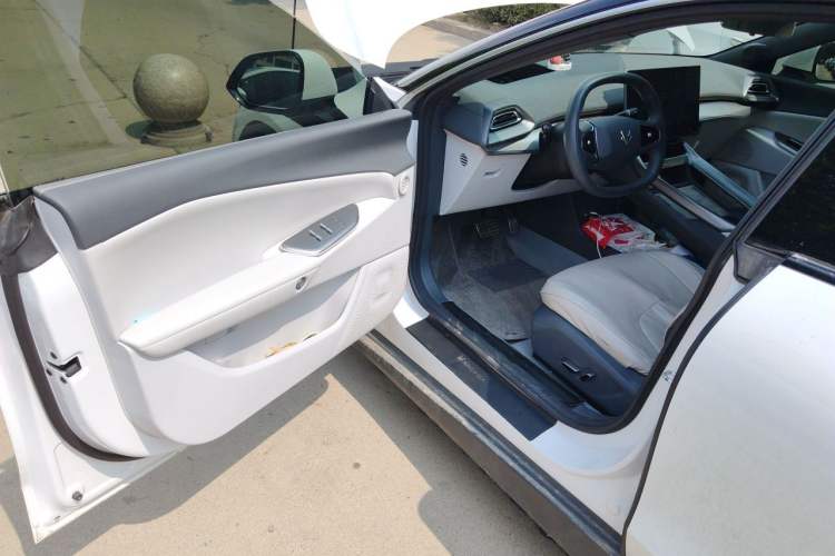 Used ARCFOX Alpha S5 2024 560MAX 185kW Driver Seat