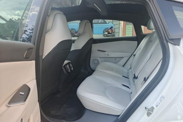 Used ARCFOX Alpha S5 2024 708MAX 200kW Interior 4
