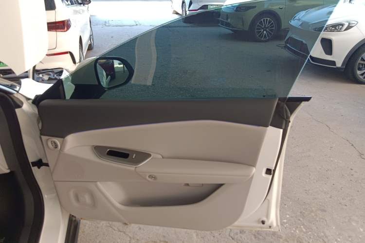 Used ARCFOX Alpha S5 2024 560MAX 185kW Interior 5